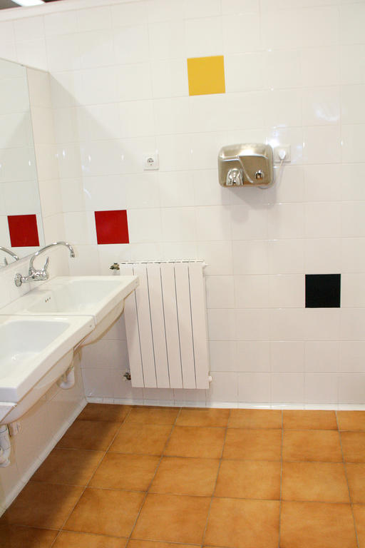 Mundaka Hostel & Sports Cafe Quarto foto